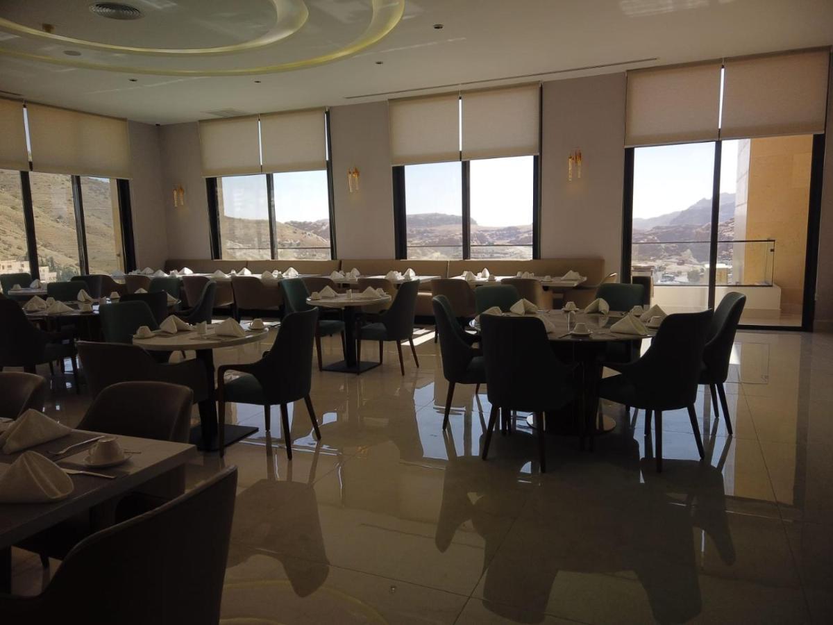 H Luxury Hotel Wadi Musa Exterior photo