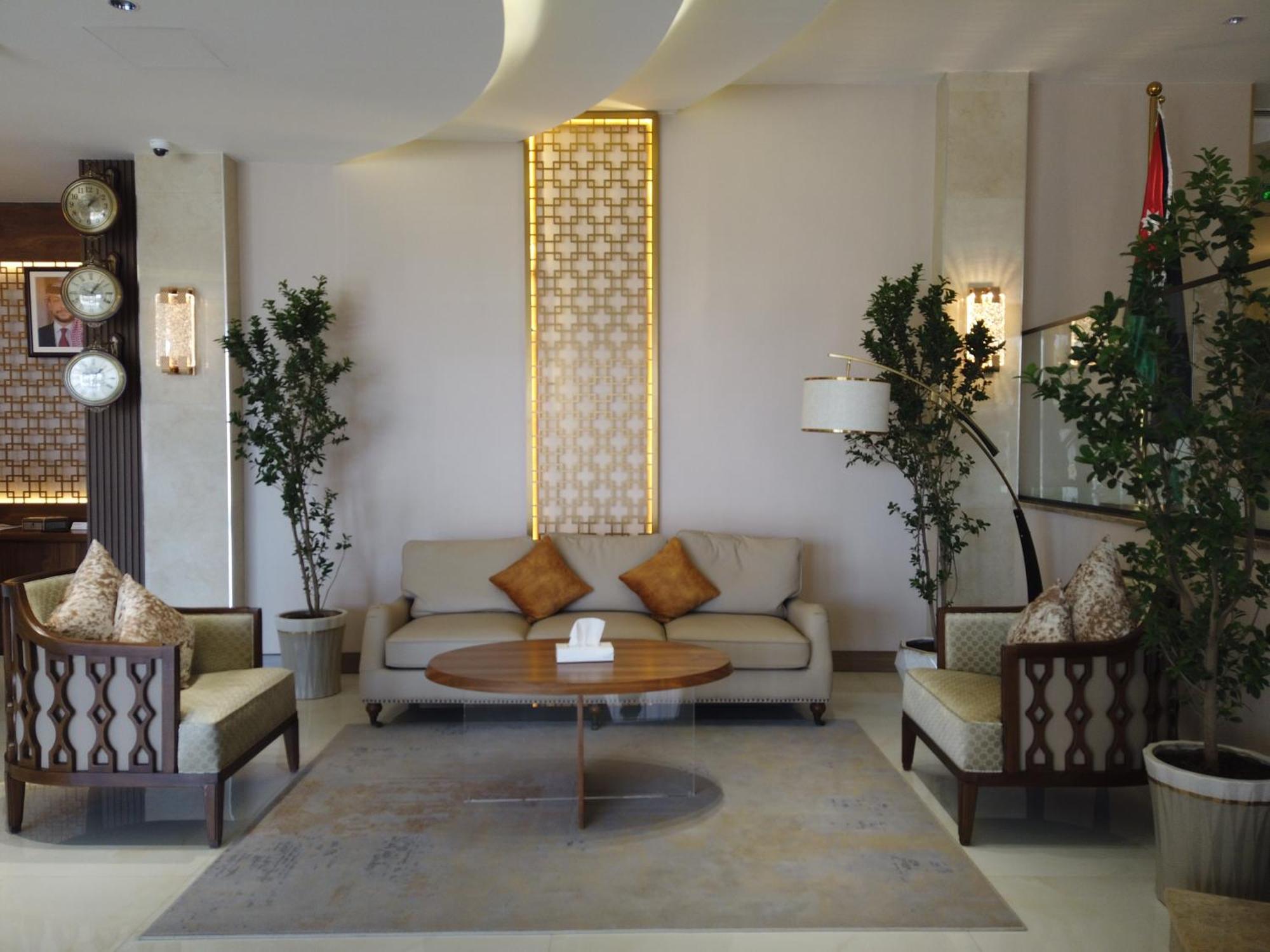 H Luxury Hotel Wadi Musa Exterior photo